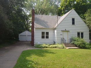 2700 Maryland Ave E, Maplewood, MN 55119