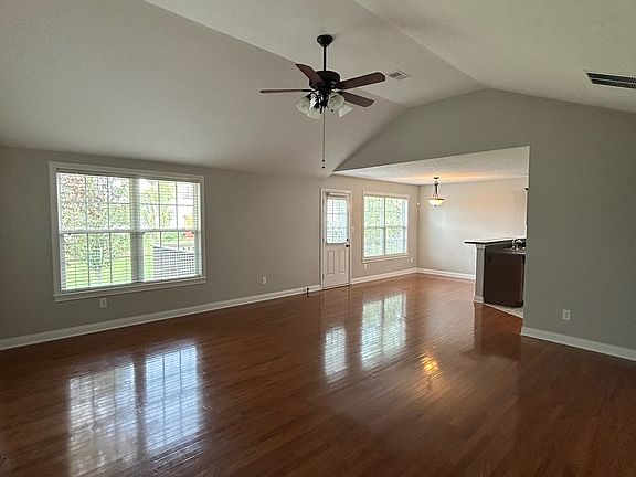 3rd image of 336 Sydney Way