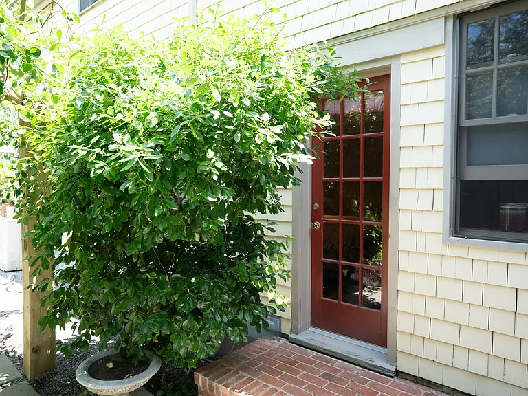 4 Cozzens Ln — Photo 23