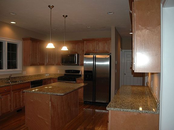 Custom Gourmet Kitchen w/granite