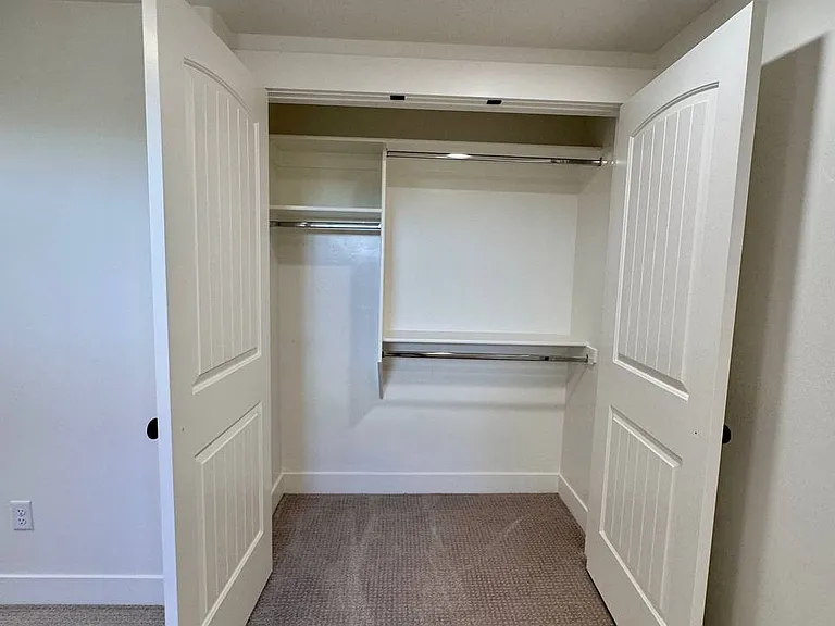 698 S Lake View Dr #B — Photo 18