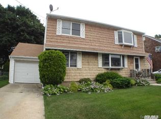 107 Eastlake Ave, Massapequa Park, NY 11762