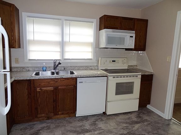 5th image of 2743 S Greenwood Ave
