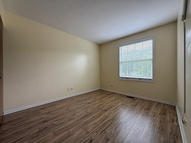 1464 Farrington Ln — Photo 10