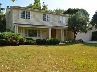 1931 Clover Ct, Northbrook, IL 60062