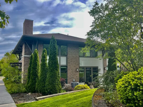 1379 Slate Ct, Cleveland Heights, OH 44118
