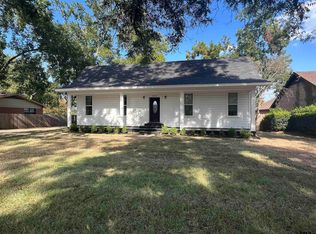 703 N Montgomery St, Gilmer, TX 75644