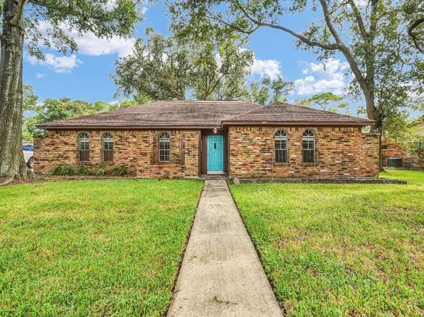 133 Nasturtium St, Lake Jackson, TX 77566