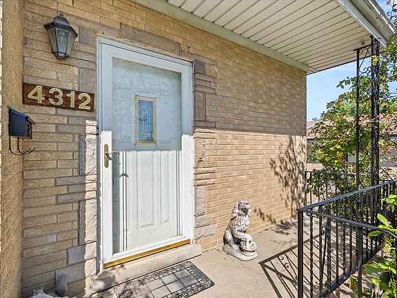 3rd image of 4312 Prairie Ave
