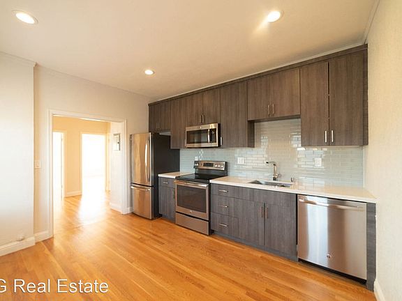 3rd image of 743 Warfield Ave #9