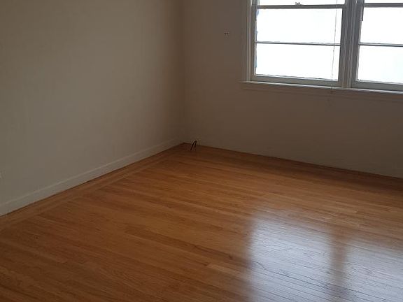 4th image of 958 S B St