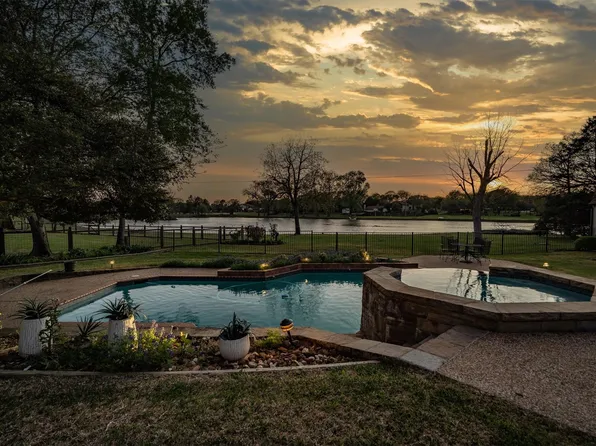 210 N Forest Ln, Double Oak, TX 75077