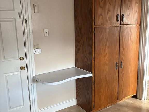 4th image of 11 E Main St APT 4