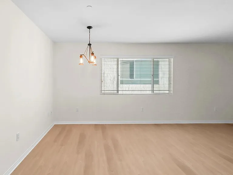 4262 Lindblade Dr #240 — Photo 9