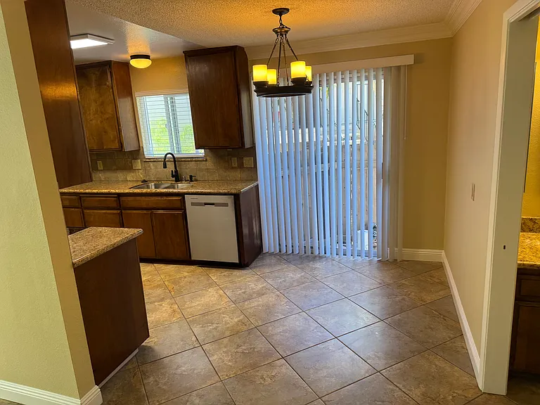 4180 Cleveland Ave #9 — Photo 3