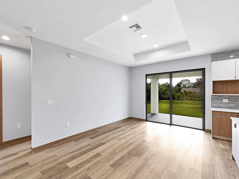 6927 Topeka Ln — Photo 14