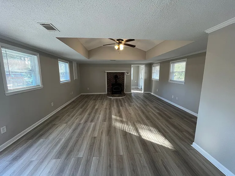 102 Vidalia Rd — Photo 2