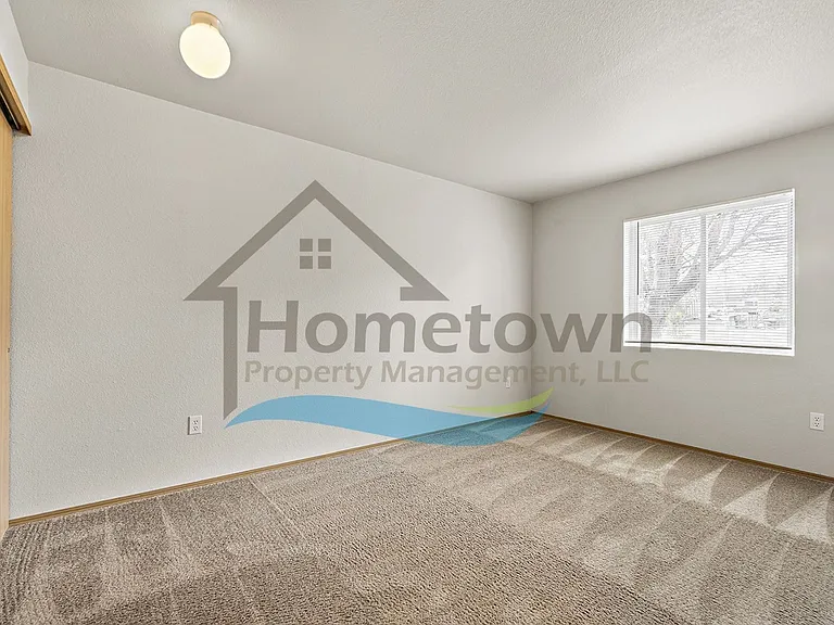 703 N Compton St — Photo 20