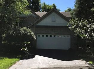 723 Sagewood Dr, Chagrin Falls, OH 44023