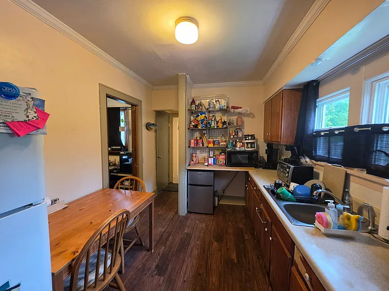 338 E College Ave — Photo 9