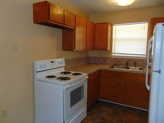 4th image of 333 E Castlewood St APT B
