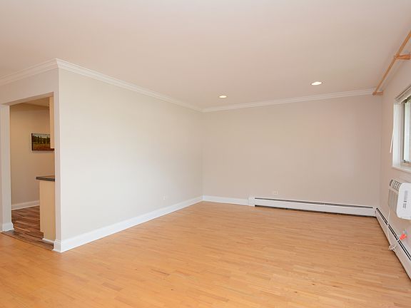 4th image of 680 Marilyn Ave APT 202