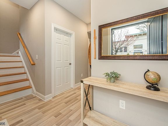 4th image of 117 Valley Rd APT 3