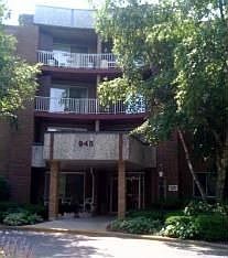 1st image of 945 E Kenilworth Ave Unit 424