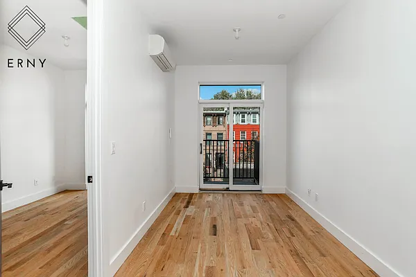 Rented by ERNY LLC | media 12