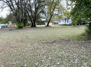 536 W Oak St, Columbus, KS 66725