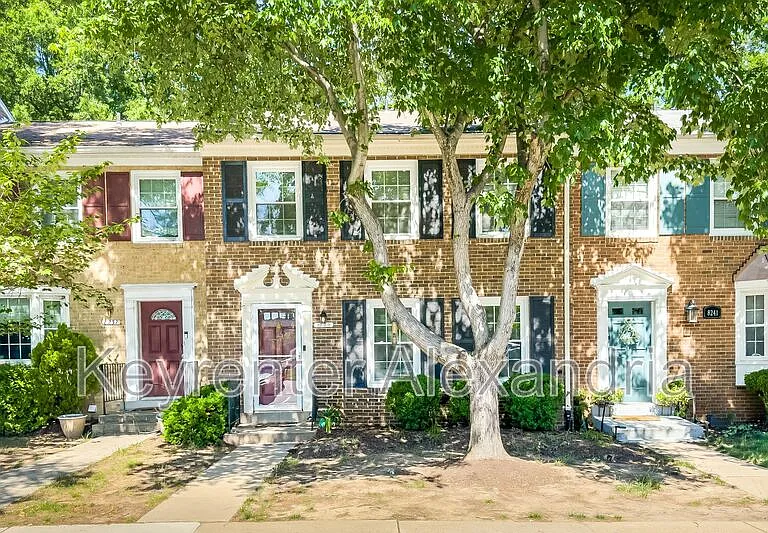 8239 Doctor Craik Ct — Photo 1
