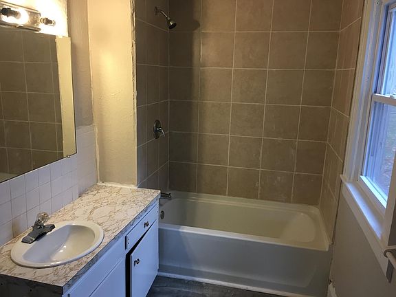 5th image of 545 Stratford Ave #2
