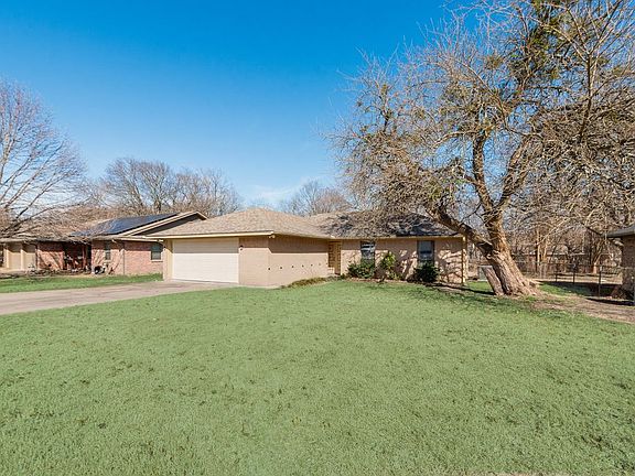 2nd image of 733 Patricia Dr