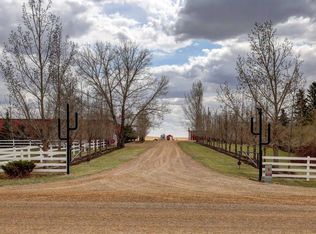 200075 Township Road 302 E, Starland County, AB T0J2C0