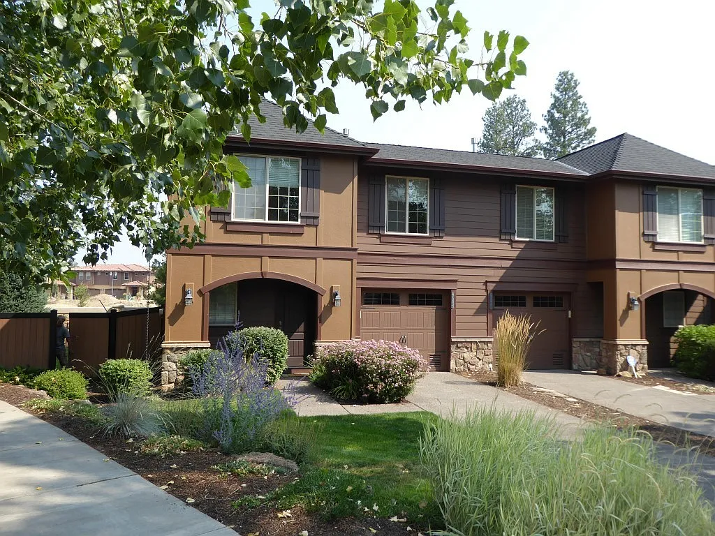 20254 Ellie Lane, Bend, Oregon 97703 -Westview Villas - $200. Rent Reduction!! — Photo 1