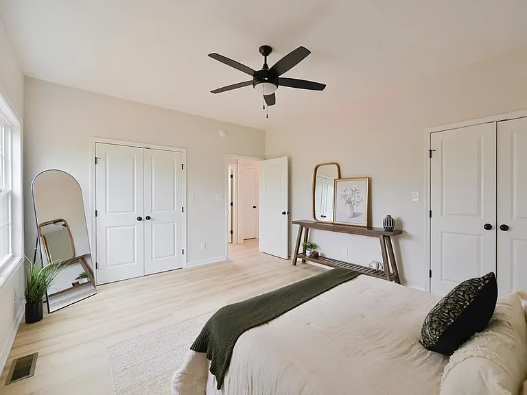 1833 Crockett Rd — Photo 12