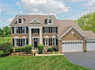 624 Orchard Pond Dr, Lake Zurich, IL 60047