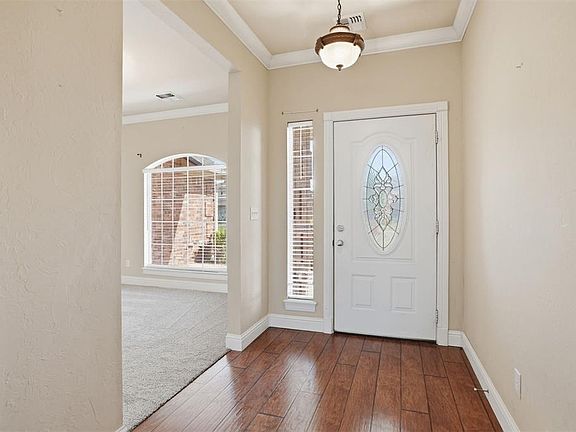 4th image of 1001 Stephanie Ln