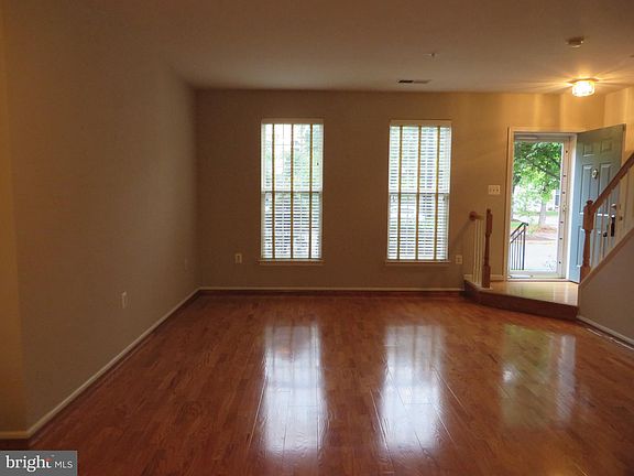 3rd image of 5078 Donovan Dr