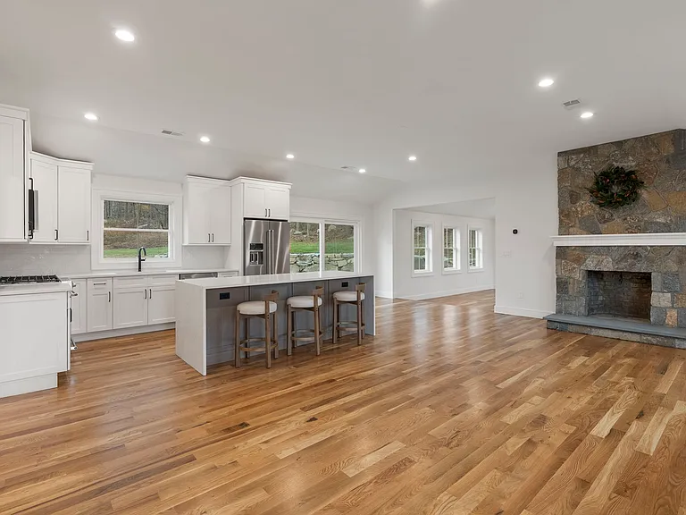 52 Curtis Rd — Photo 8