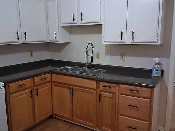 5th image of 688 Revels Dr Unit A