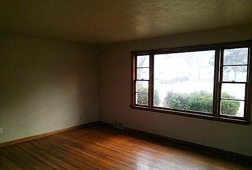 5th image of 2305 N Winnebago St