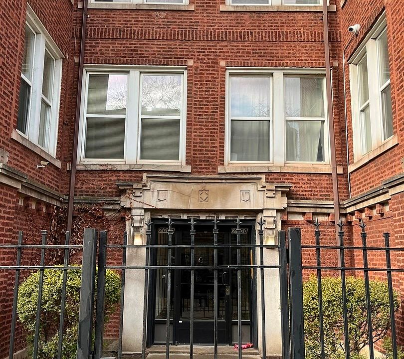 1st image of 7000 S Paxton Ave #3