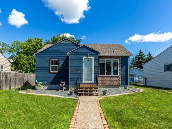 1617 7th St N, Fargo, ND 58102