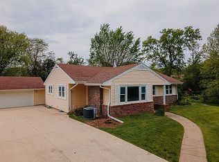 317 W 10th St S, Newton, IA 50208