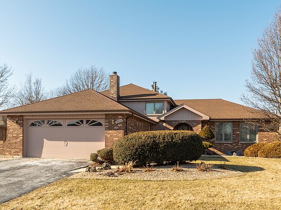 3rd image of 15570 Frances Ln