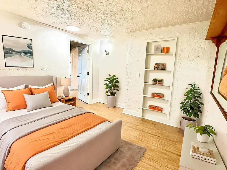 Iron Springs Apartments — Photo 4