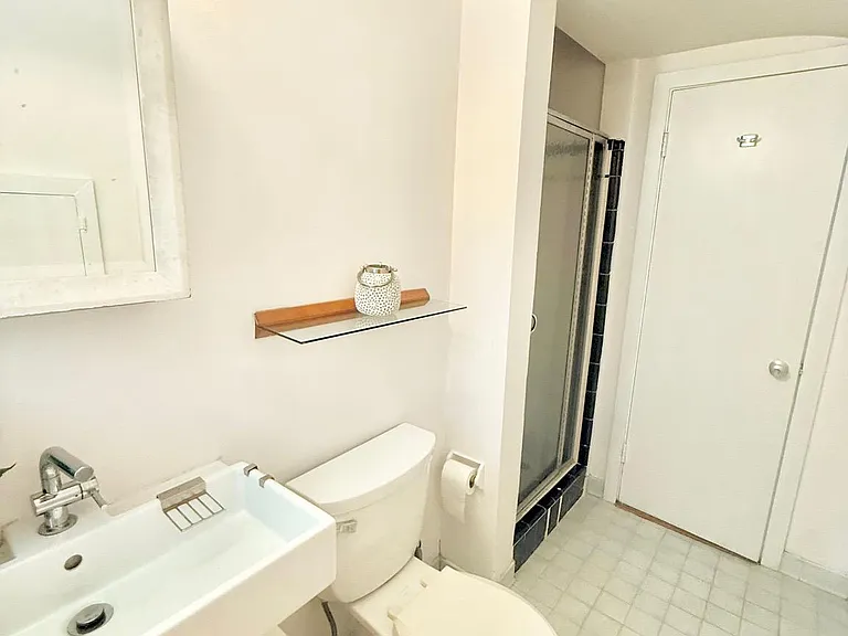 6819 Selkirk Dr — Photo 67