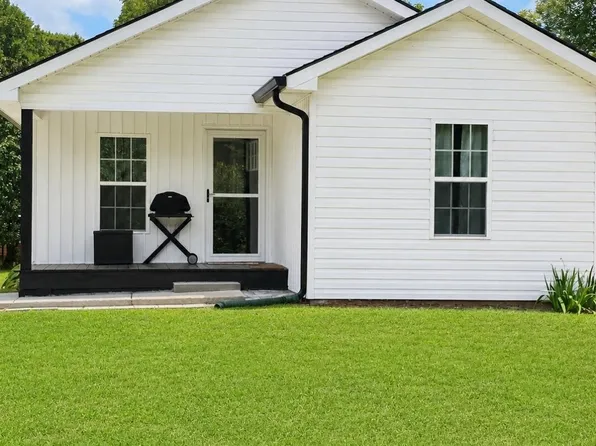 200 Brooker Dr, Dalton, GA 30721
