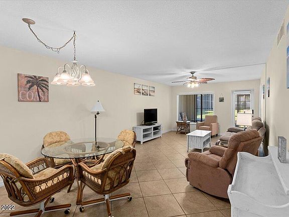 5th image of 201 Saint Lucie Ln APT 404